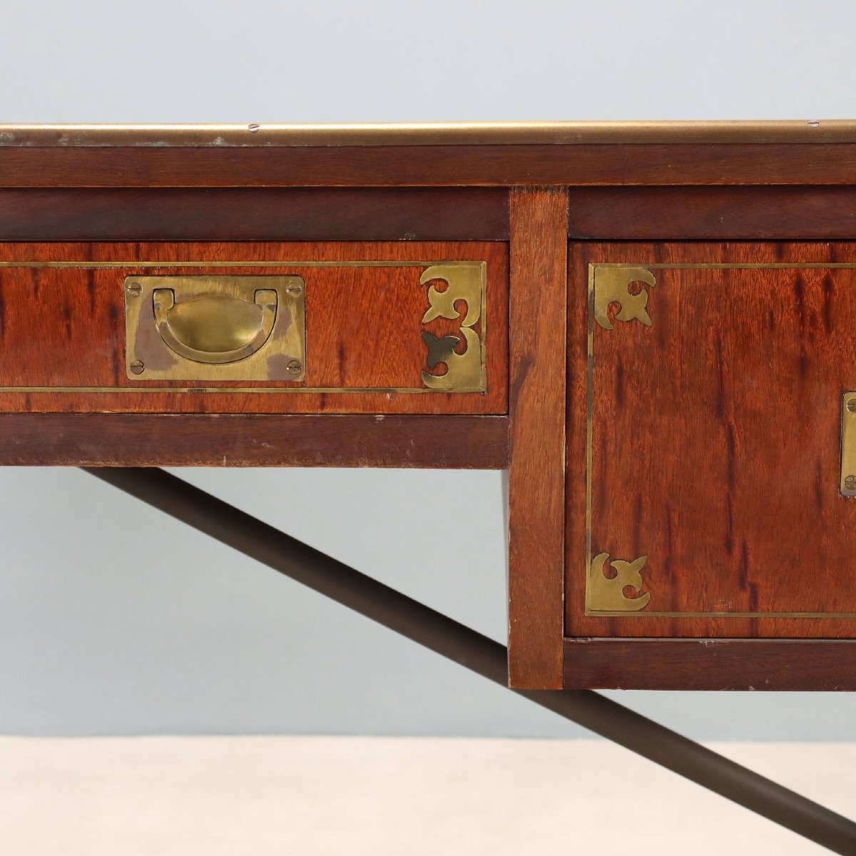 English Navy-style Mahogany Writing Desk, England, Mid-20th Century-photo-3