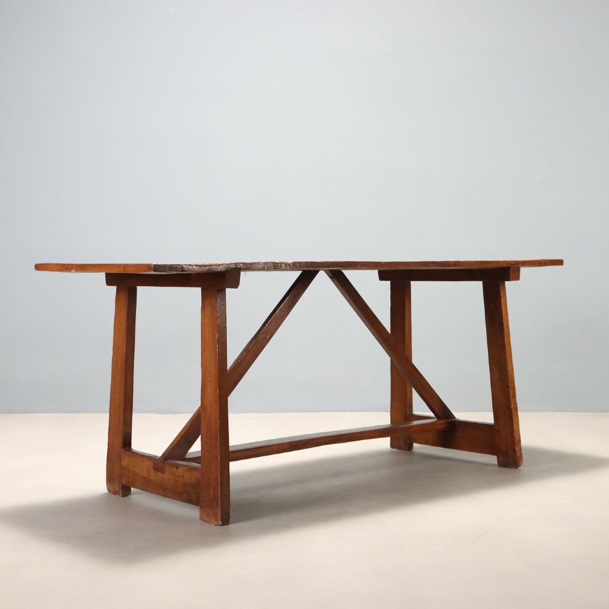 Table Ancienne Noyer avec Pieds Tréteaux Italie du XXe Siècle-photo-4