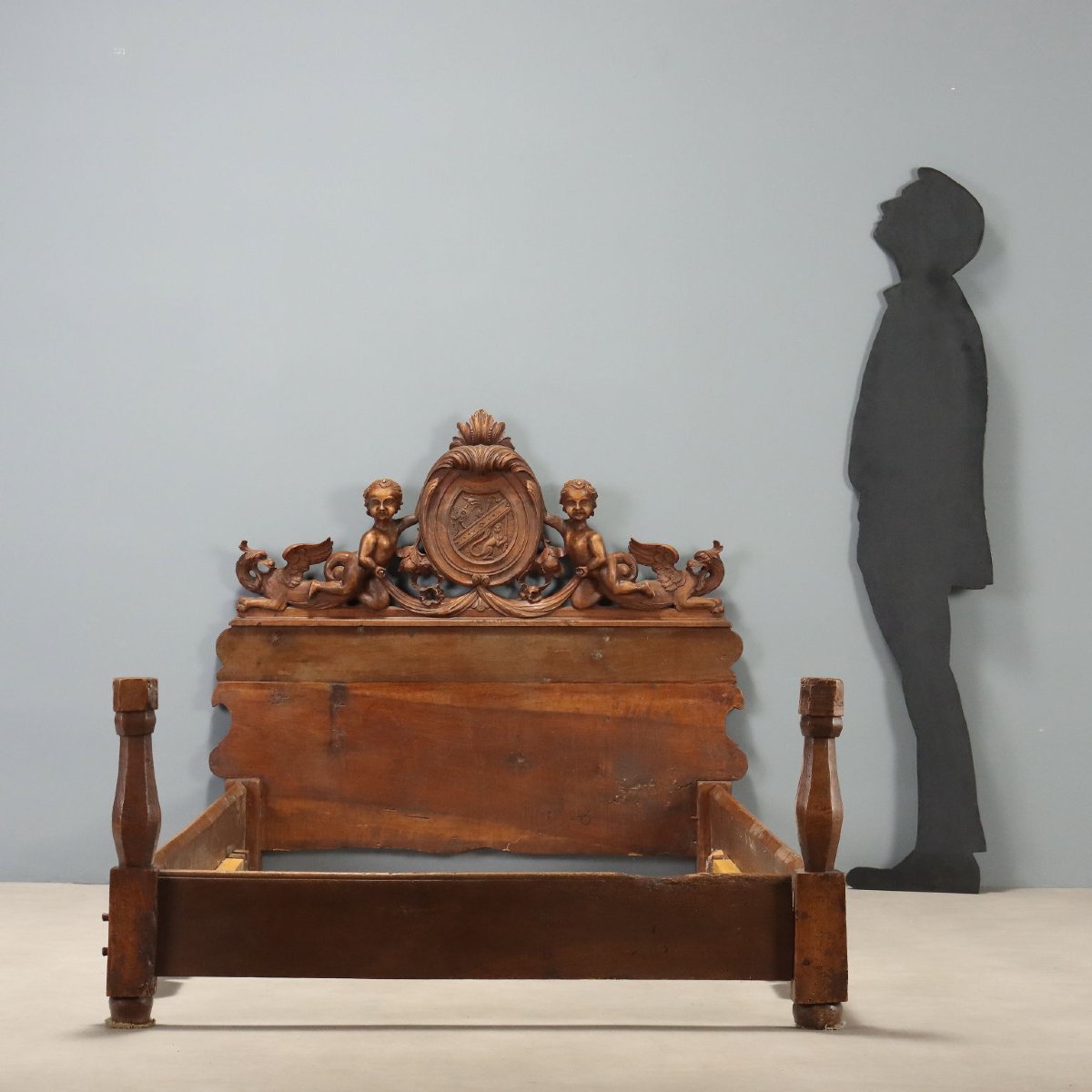 Early 19th-century Italian Walnut Single Bed With Carvings-photo-2