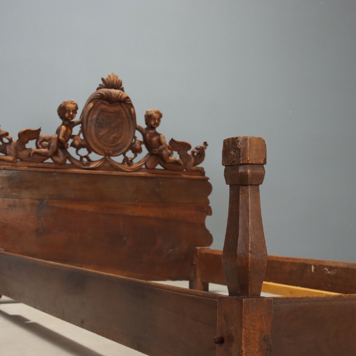 Early 19th-century Italian Walnut Single Bed With Carvings-photo-2