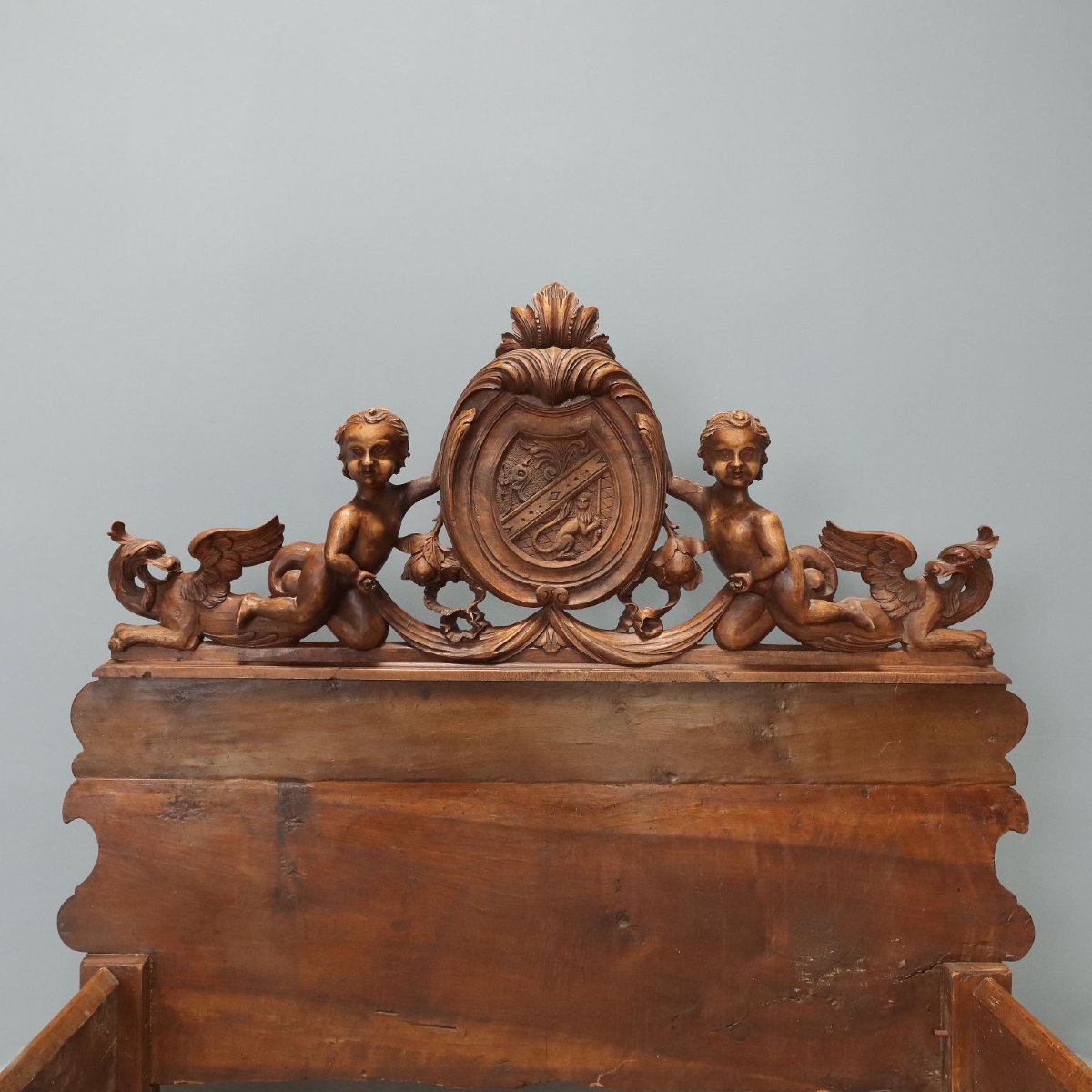 Early 19th-century Italian Walnut Single Bed With Carvings-photo-4
