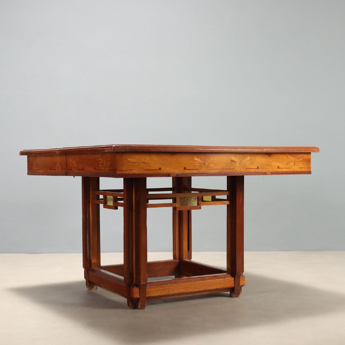Table Liberty en Acajou avec Incrustations de Papillons Italie, début du XXe siècle-photo-3