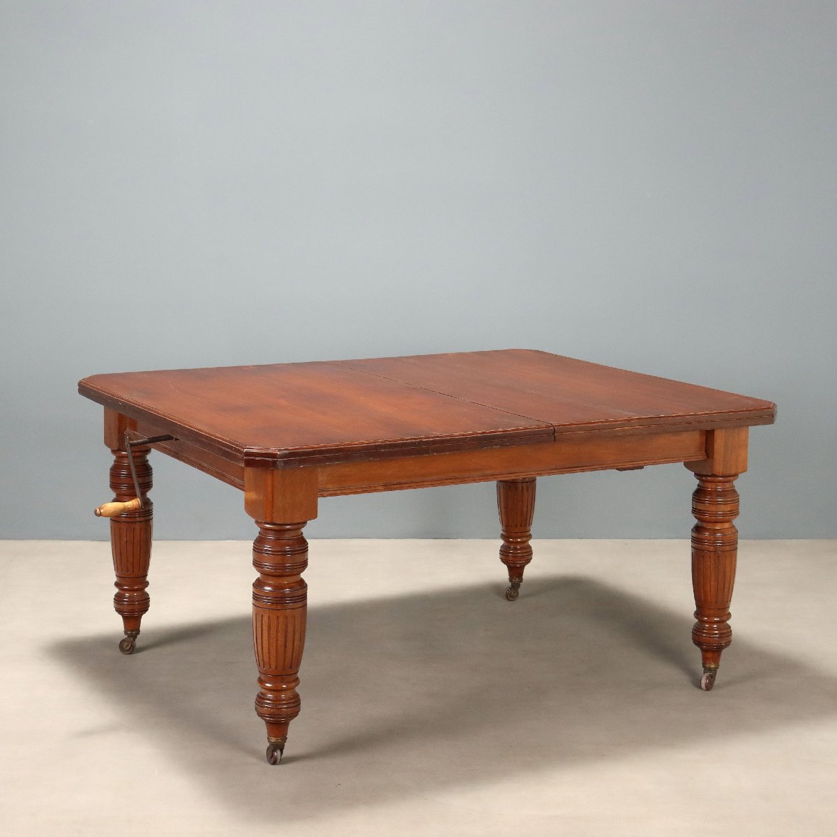 Extendable Mahogany Table With Crank Handle, England, Mid-20th Century