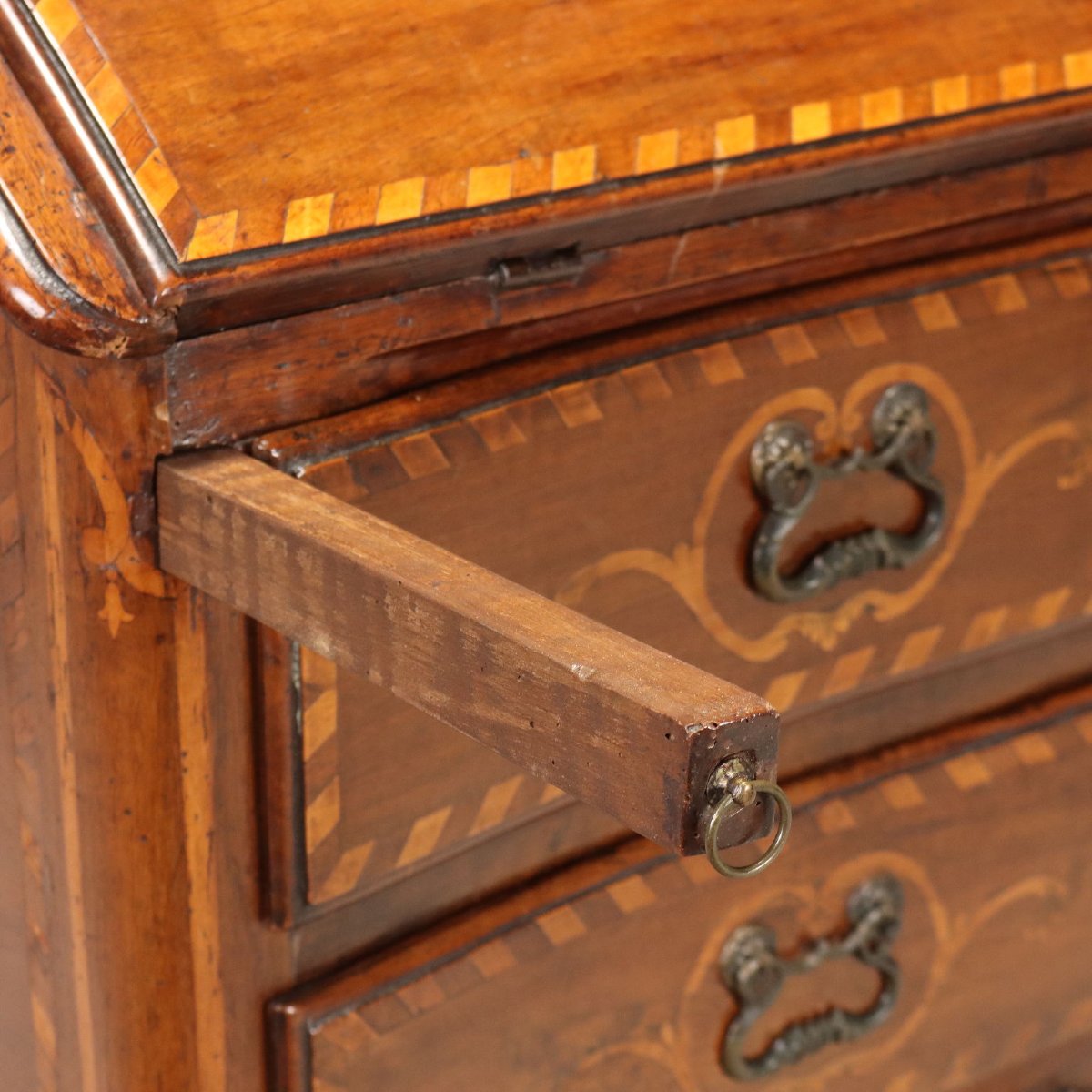 Baroque Walnut Cabinet With Piedmont Maple Inlays, Second Half Of The 18th Century-photo-4