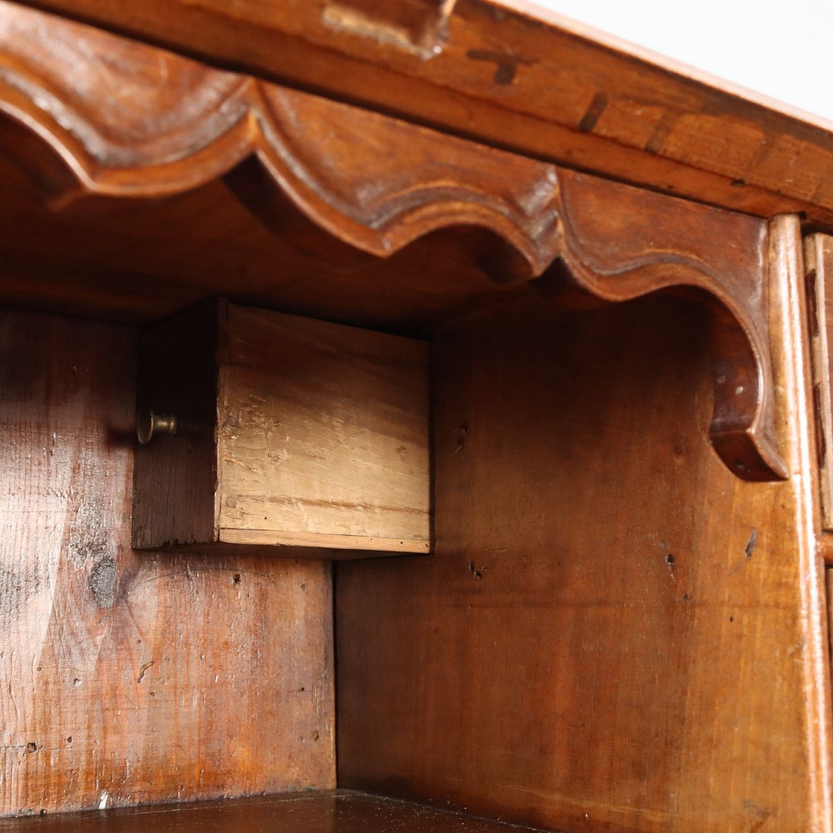 Baroque Walnut Cabinet With Piedmont Maple Inlays, Second Half Of The 18th Century-photo-1
