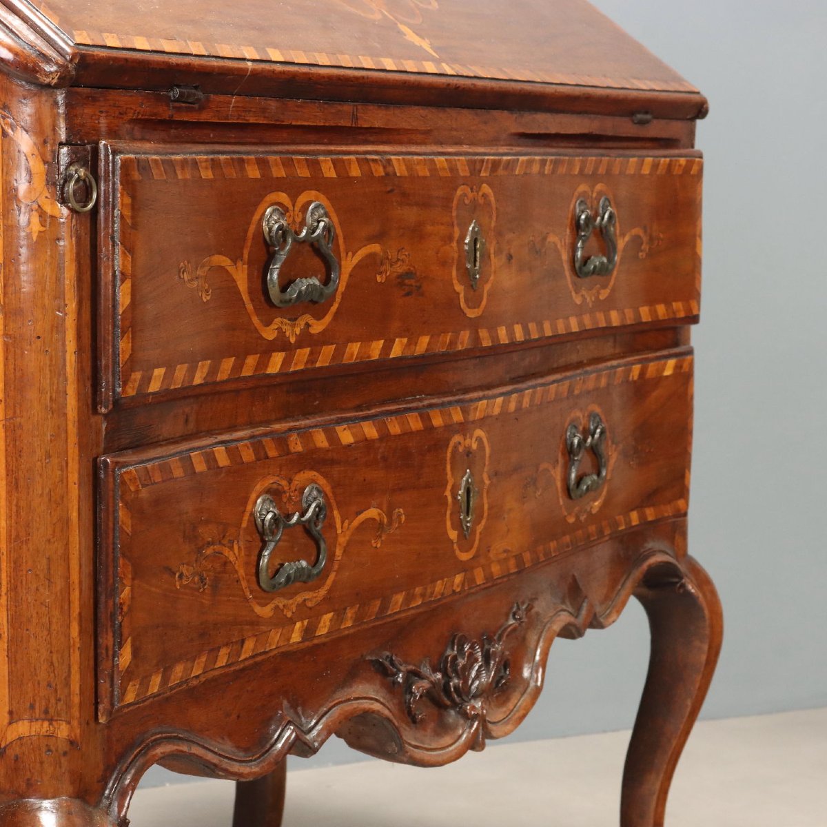 Baroque Walnut Cabinet With Piedmont Maple Inlays, Second Half Of The 18th Century-photo-3
