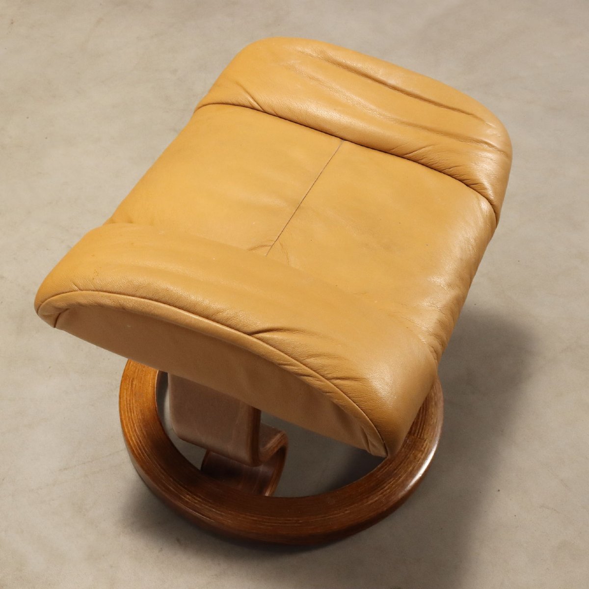 Vintage Ekornes Armchair With Footrest, Cognac Leather, Original 1980s Design-photo-5