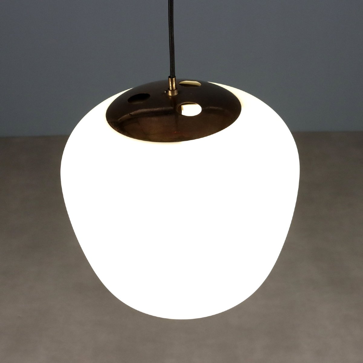 Lampe Stilnovo Vintage Verre Opalin Métal Design Années 1960 Originale-photo-1