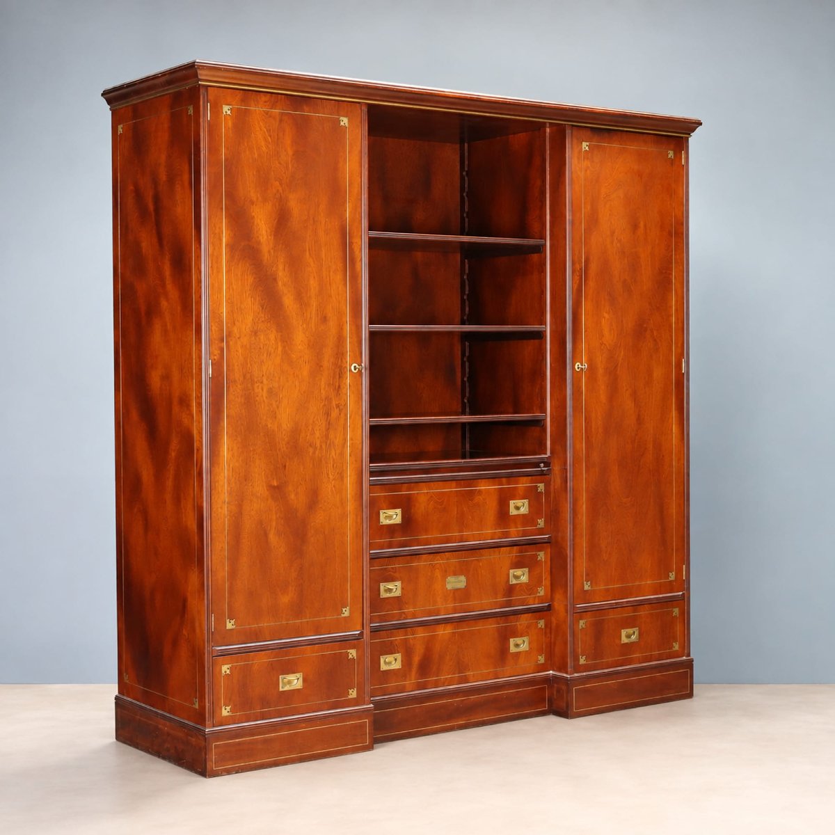 Armoire en Acajou Style Marin - THE GREAT ESTERN