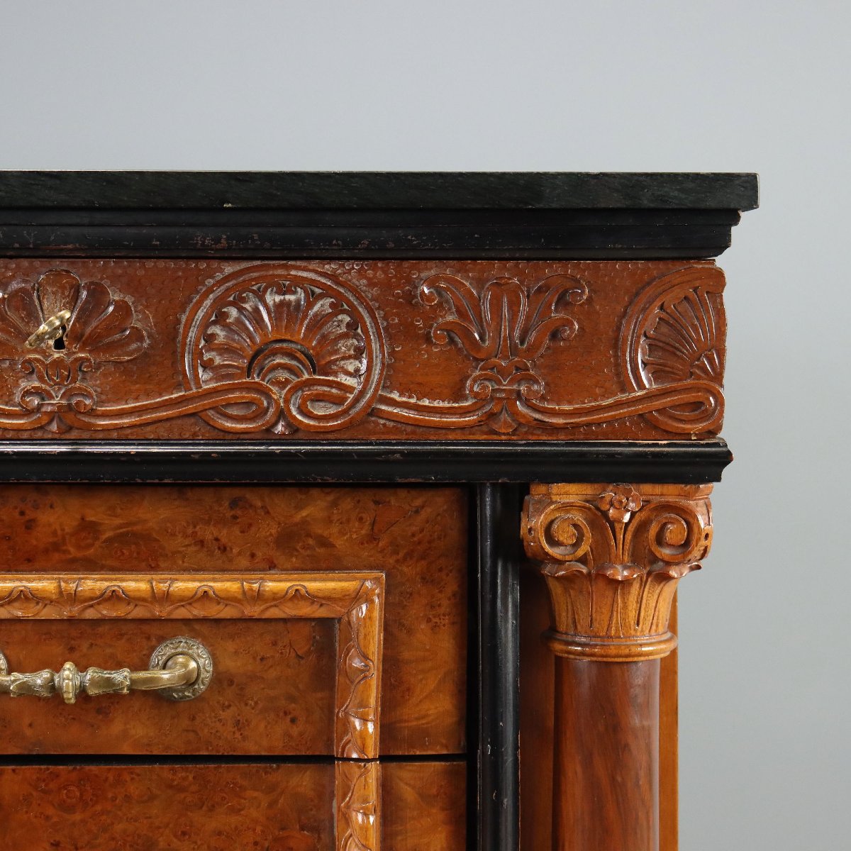 Commode en Noyer et Loupe avec Plateau en Marbre Italie du milieu du XXe siècle-photo-1