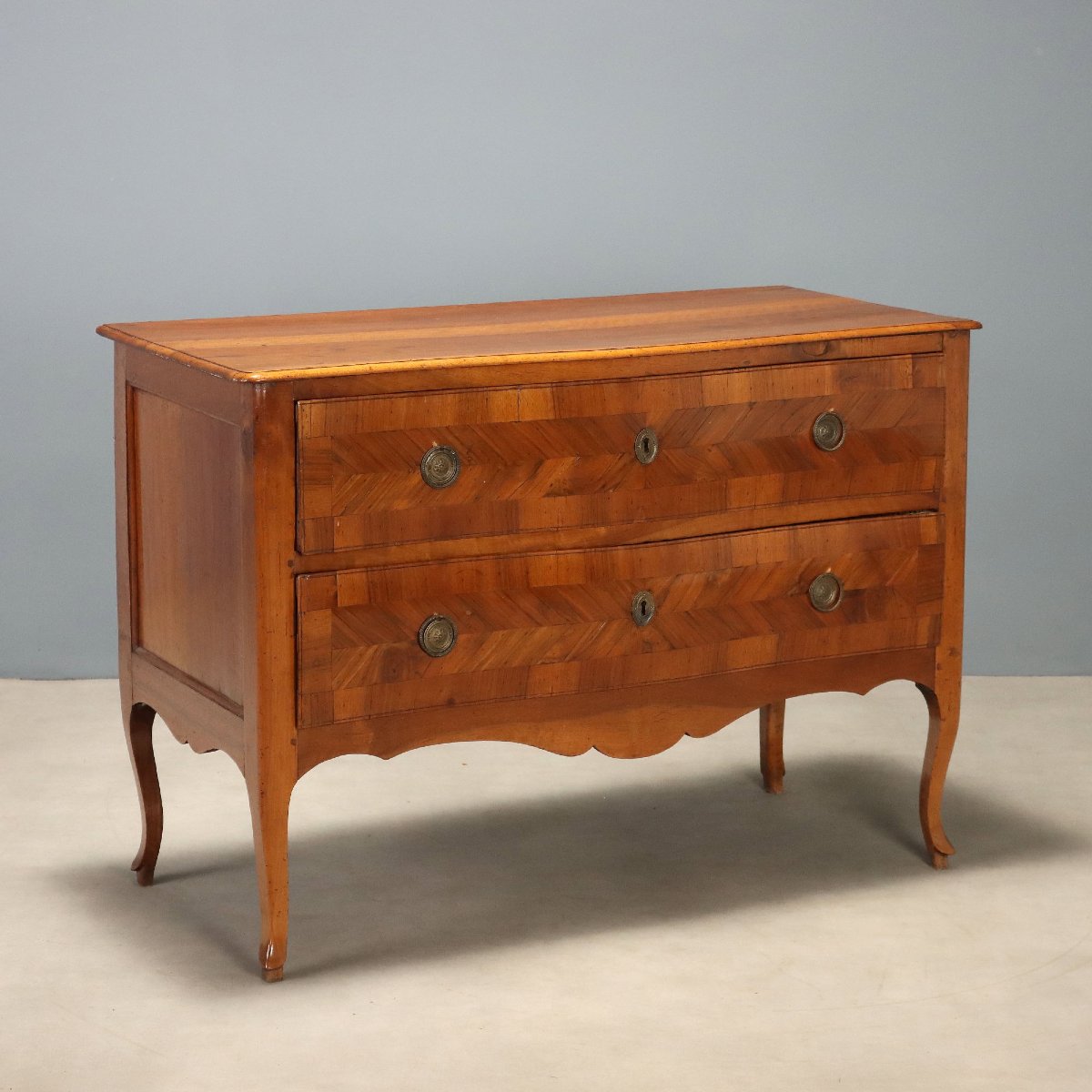 Commode Barocchetto en Noyer - Italie XVIIIe Siècle