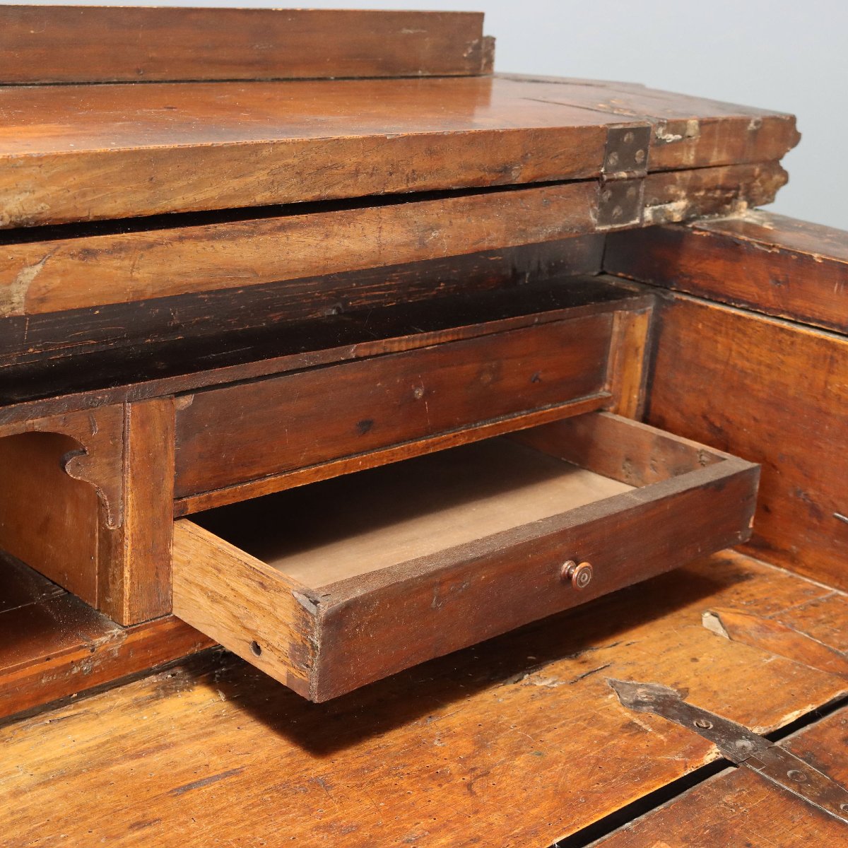 Baroque Canterano In Italian Walnut, Early 18th Century-photo-5