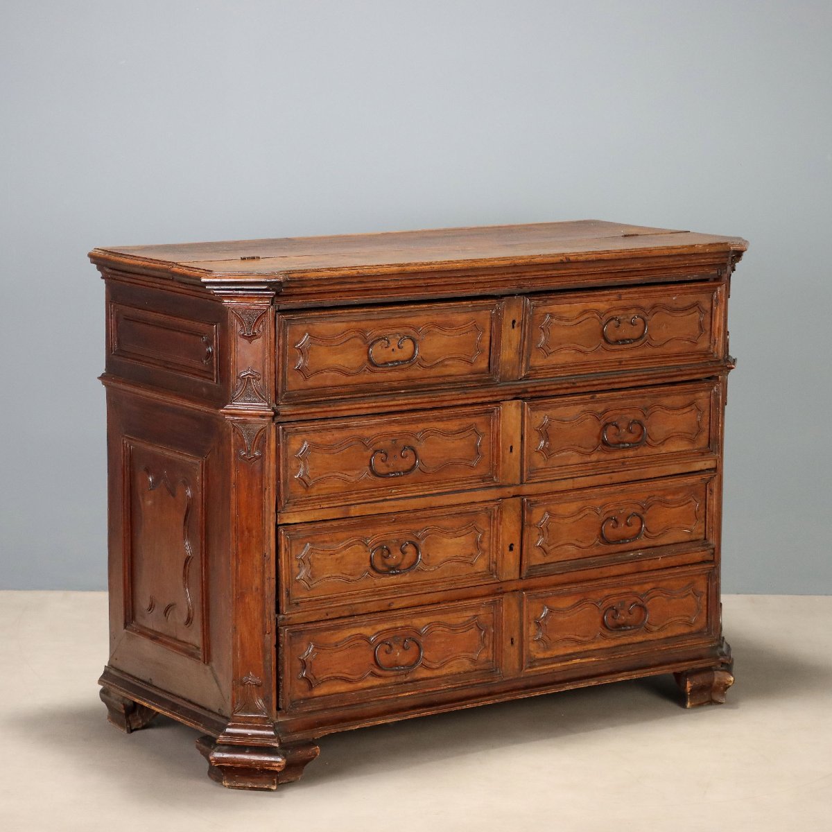Baroque Canterano In Italian Walnut, Early 18th Century