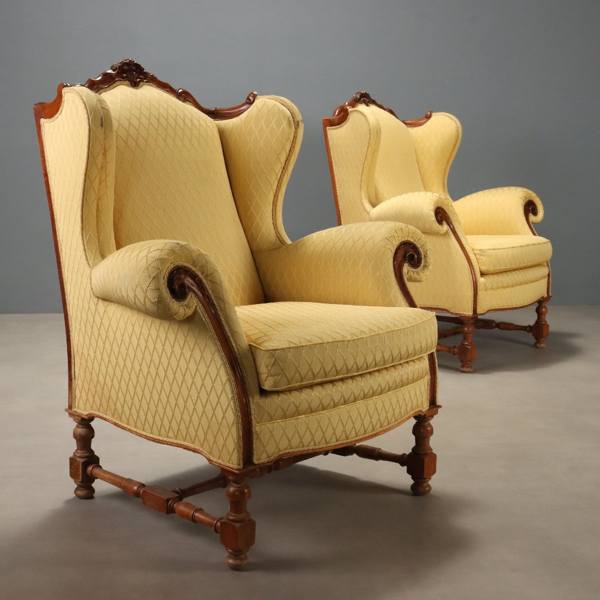 Paire de Fauteuils en Noyer Sculpté - Italie XXe Siècle-photo-3