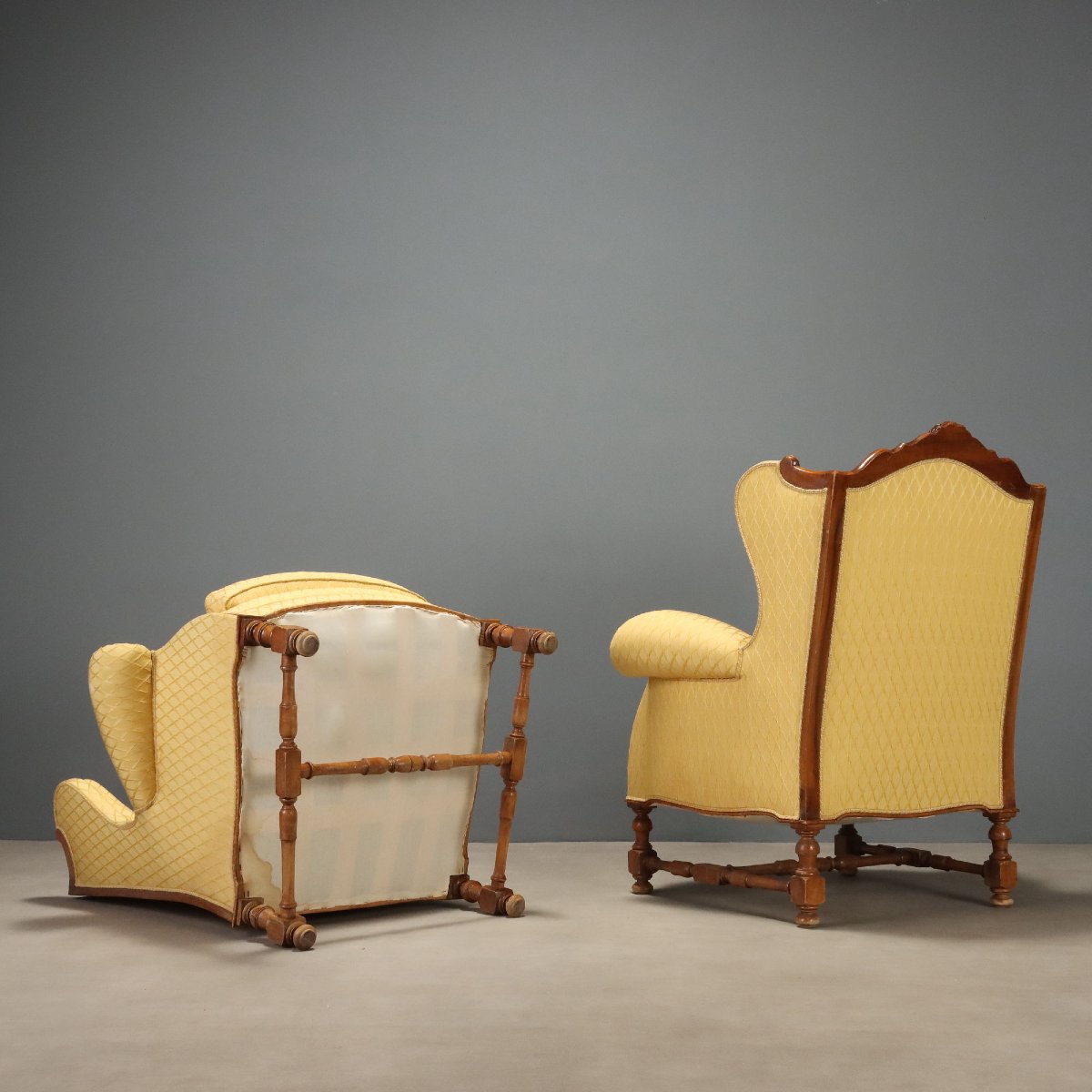 Paire de Fauteuils en Noyer Sculpté - Italie XXe Siècle-photo-4