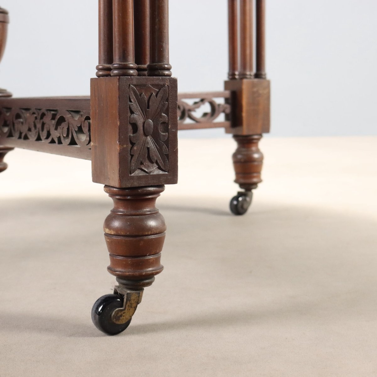 Round Mahogany Table, England, Early 20th Century-photo-1