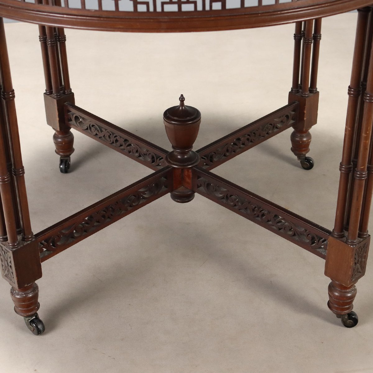 Round Mahogany Table, England, Early 20th Century-photo-4