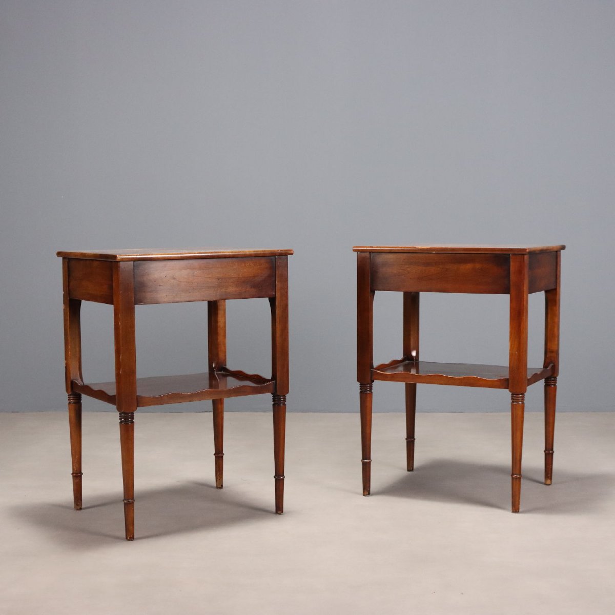 Pair Of Maryland Walnut Nightstands—usa, 20th Century-photo-3