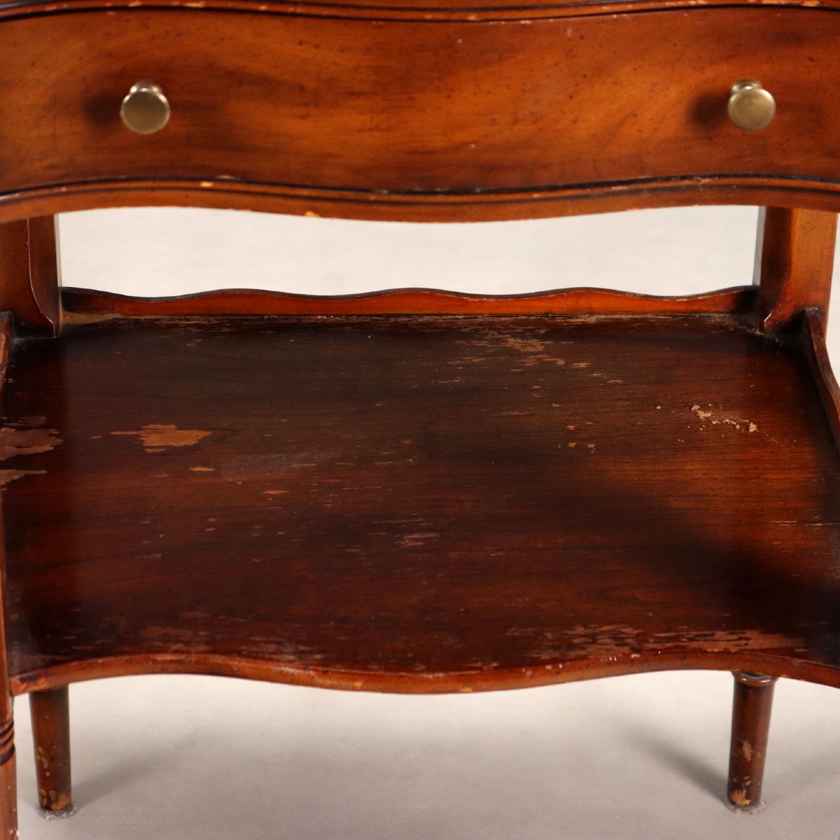 Pair Of Maryland Walnut Nightstands—usa, 20th Century-photo-3