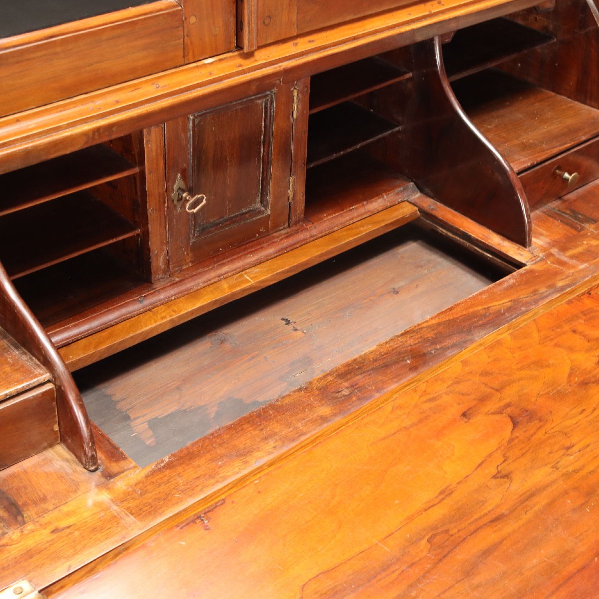 Early 20th-century Northern European Walnut Trumeau-photo-4