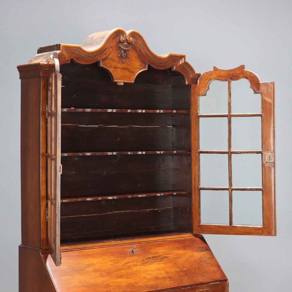 Early 20th-century Northern European Walnut Trumeau-photo-6