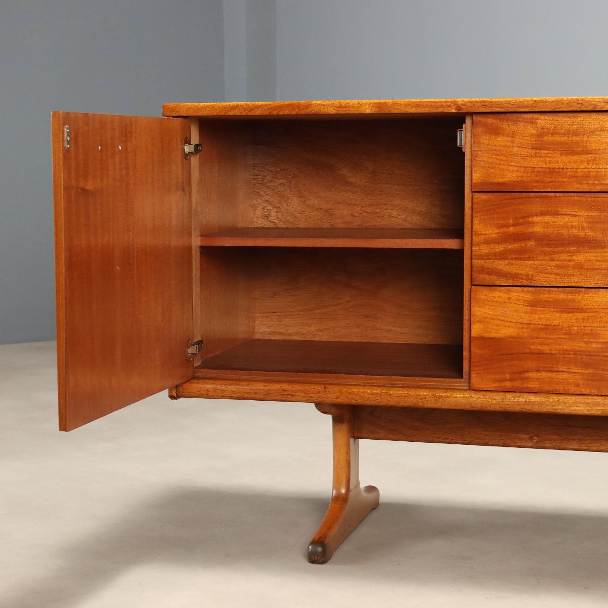 Vintage Sideboard Teak Veneer Design United Kingdom 1960s-photo-1