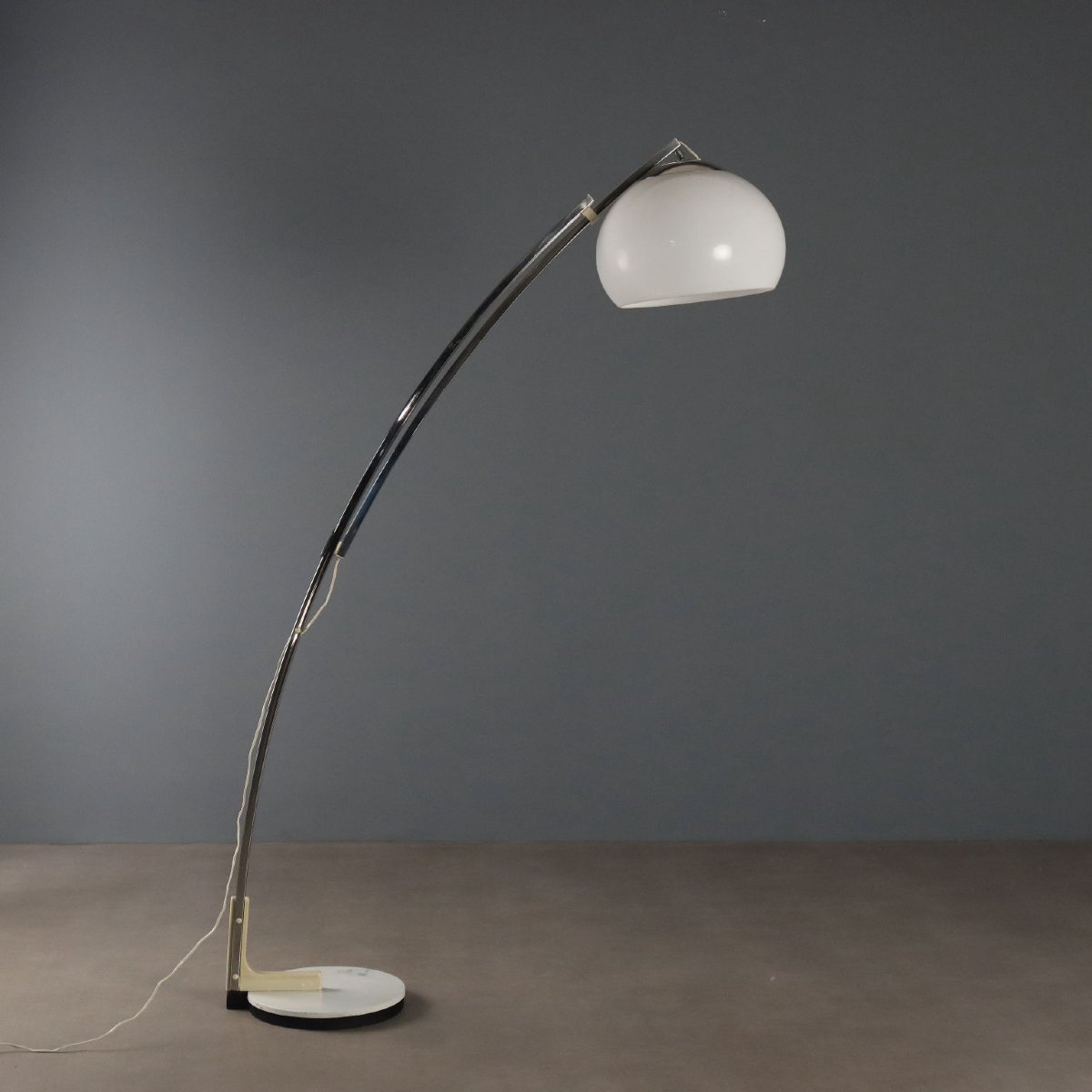 Vintage Floor Lamp Aluminium Plastic Design 1970s Original-photo-1