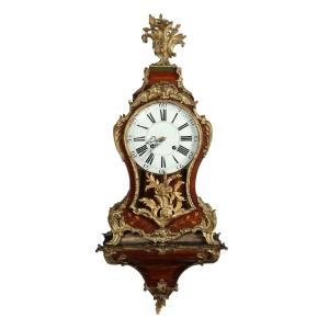 Pendule avec étagère France fin du XVIIIe siècle