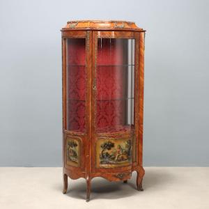 Vitrine de style baroque en bois de rose France, début du XXe siècle