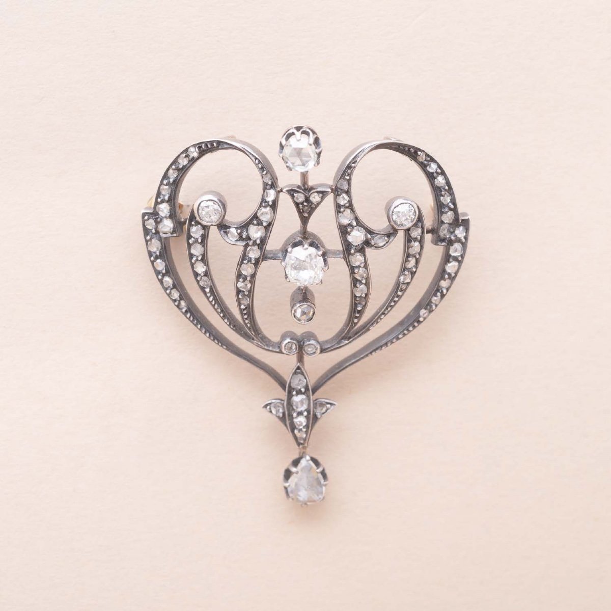 Art Nouveau Scroll Brooch