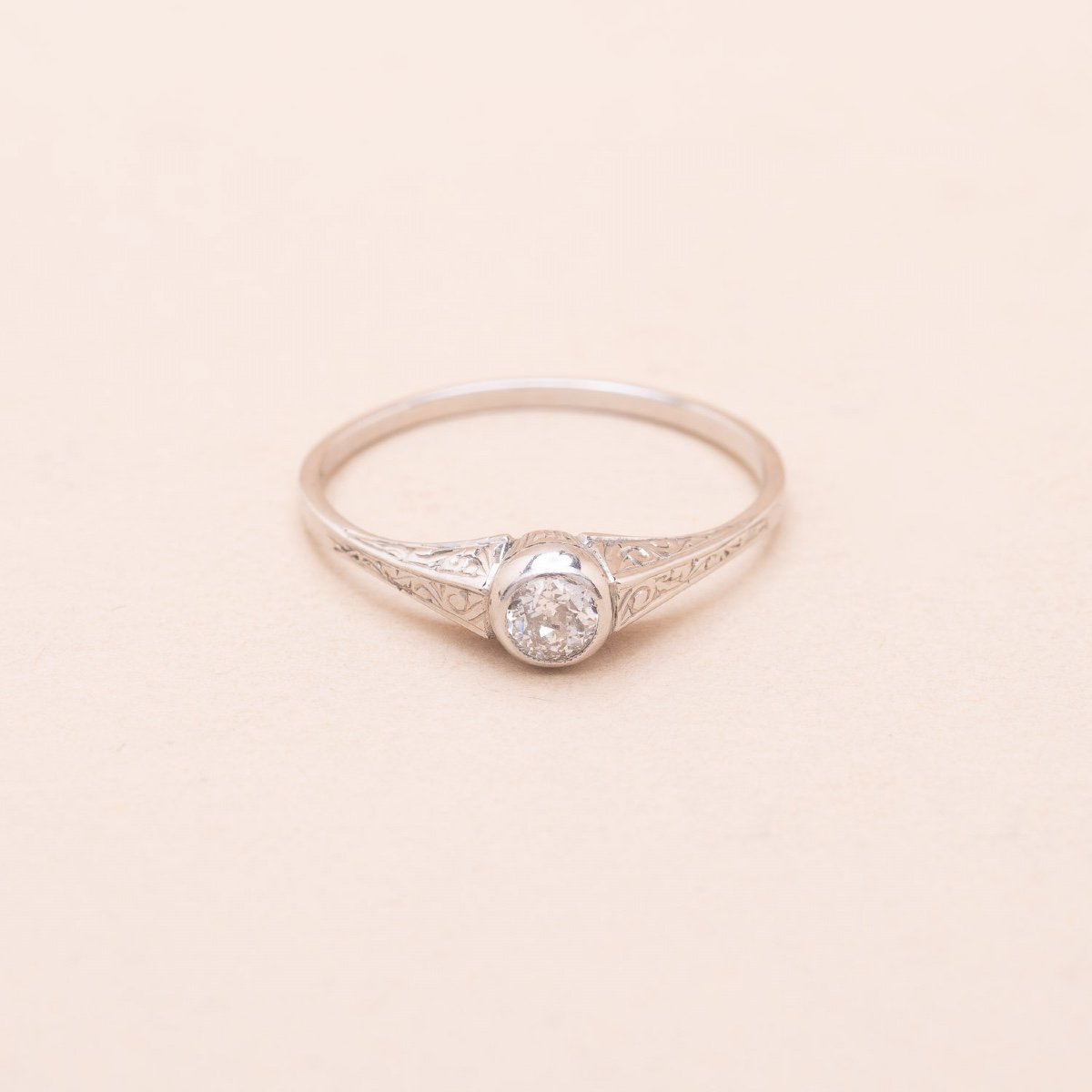 Bague Ancienne Solitaire Diamants Engraved