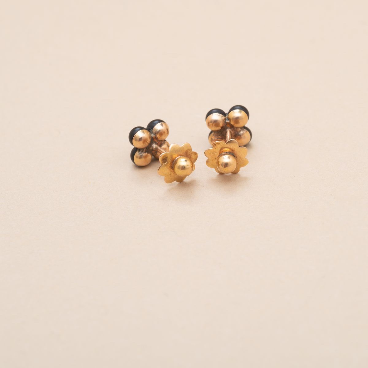 Antique Jet Clover Earrings-photo-2