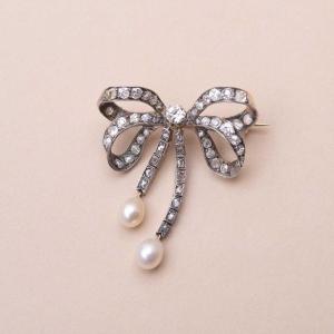 Old Pearl Knot Brooch 1880