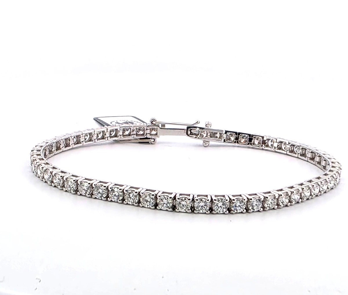 Bracelet de tennis en or blanc 18kt avec diamants de haute qualité