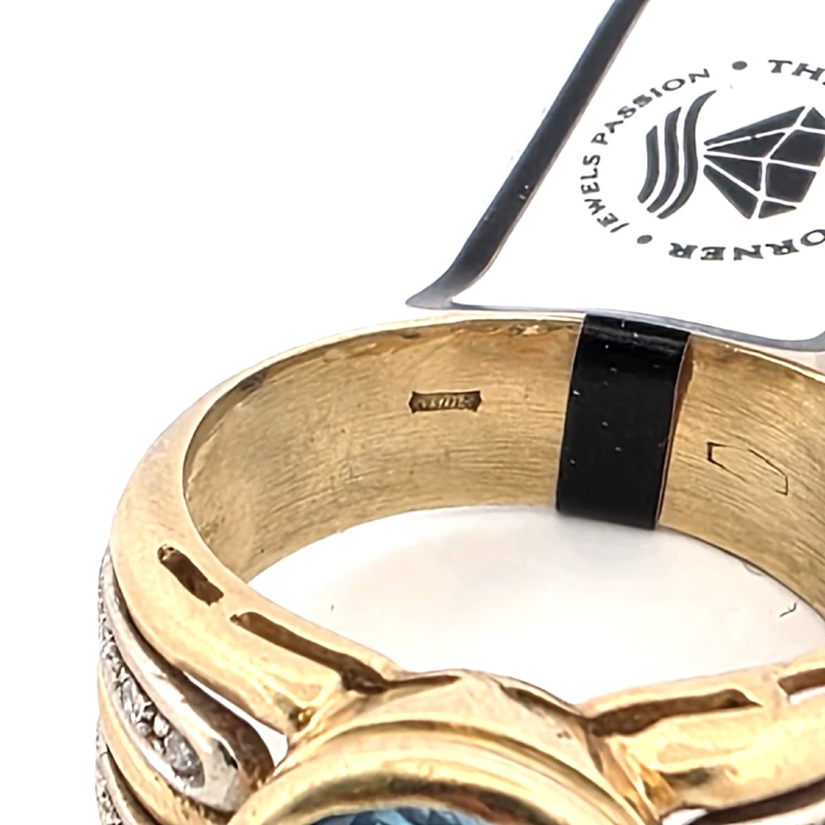 90s Ring In Solid 18kt Yellow Gold With Large Blue Topaz And Diamonds On The Sides Of The Shank-photo-5