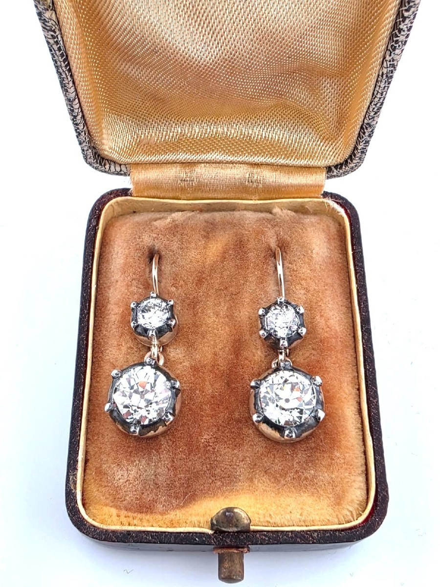 Boucles d’oreilles en or jaune 18kt et argent avec des diamants importants
