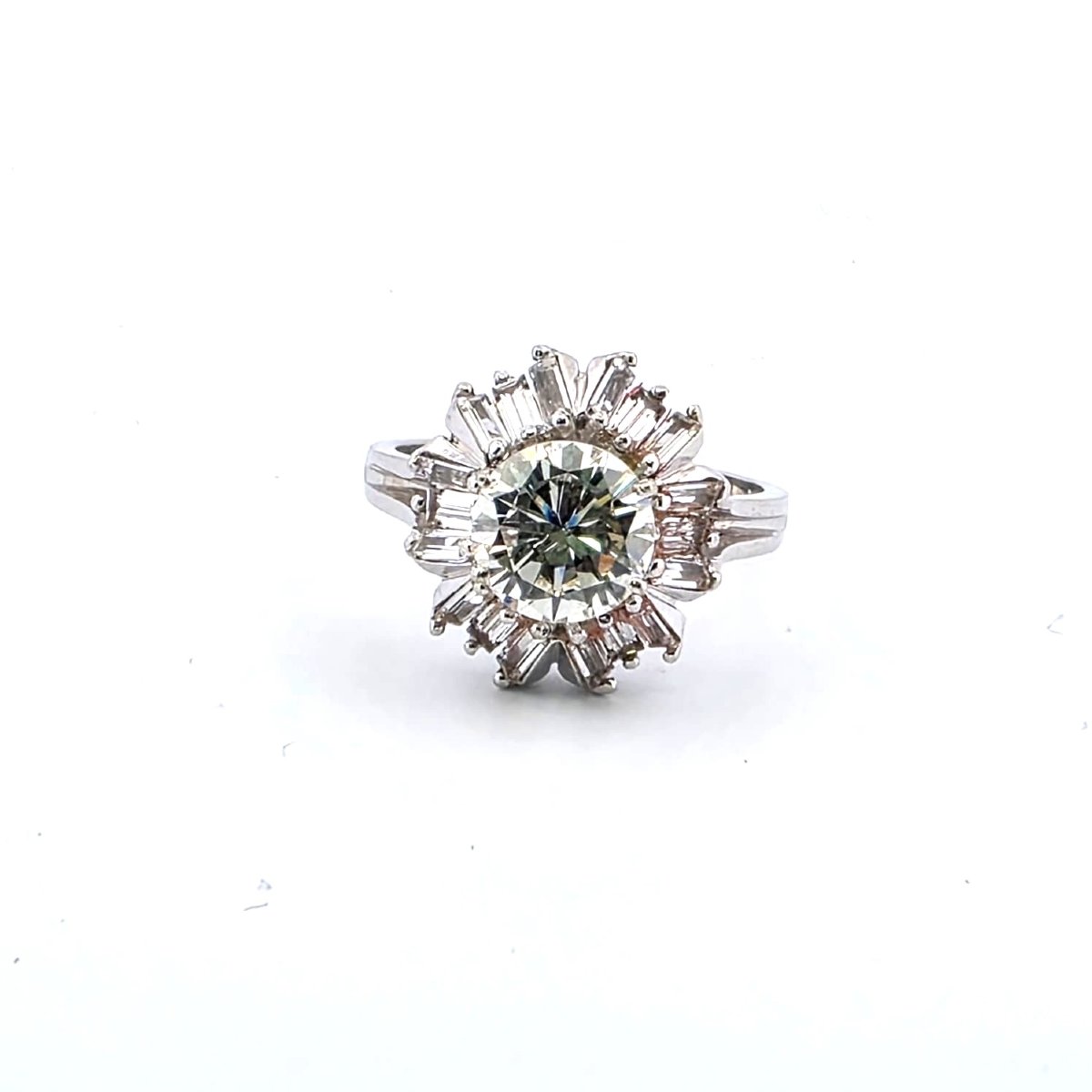 18kt White Gold Ring With Center Diamond And Contour Diamonds-photo-7