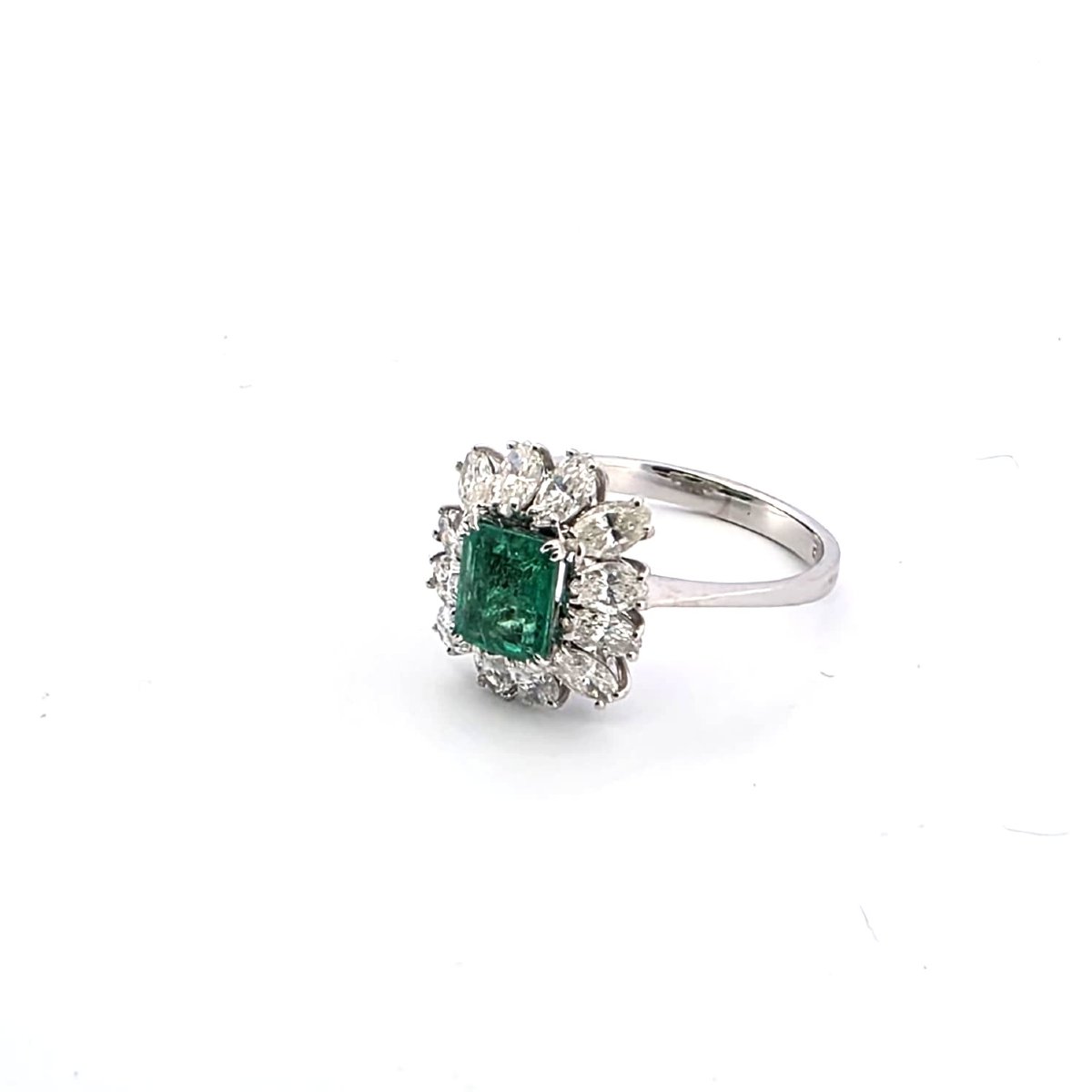 Gorgeous 18kt White Gold Ring With Zambia Emerald And Surrounding Diamonds-photo-6