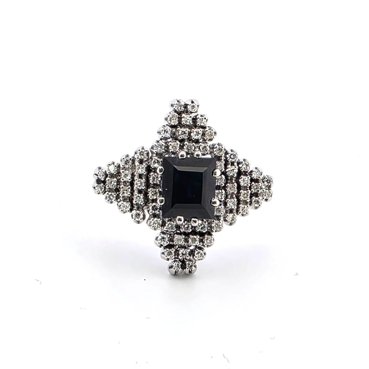 18kt White Gold Ring With Sapphire And Diamonds-photo-4