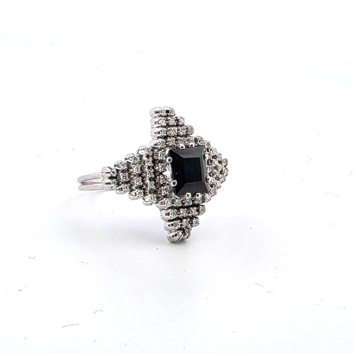 18kt White Gold Ring With Sapphire And Diamonds-photo-5