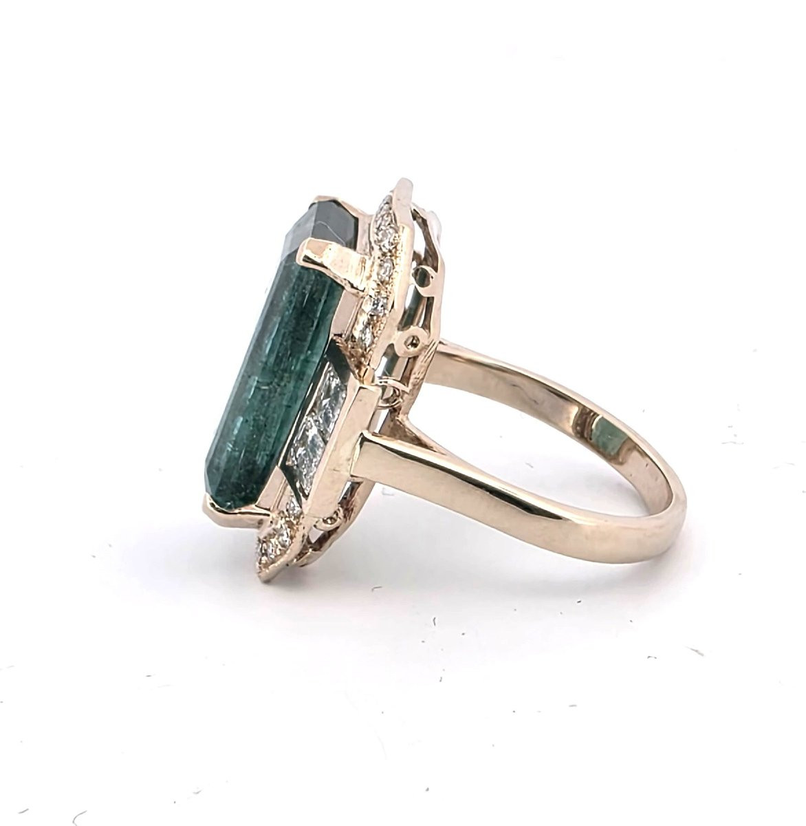 18kt Yellow Gold Ring With Central Emerald And Surround Diamonds-photo-3