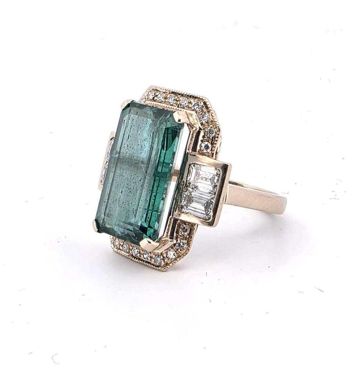 18kt Yellow Gold Ring With Central Emerald And Surround Diamonds-photo-7