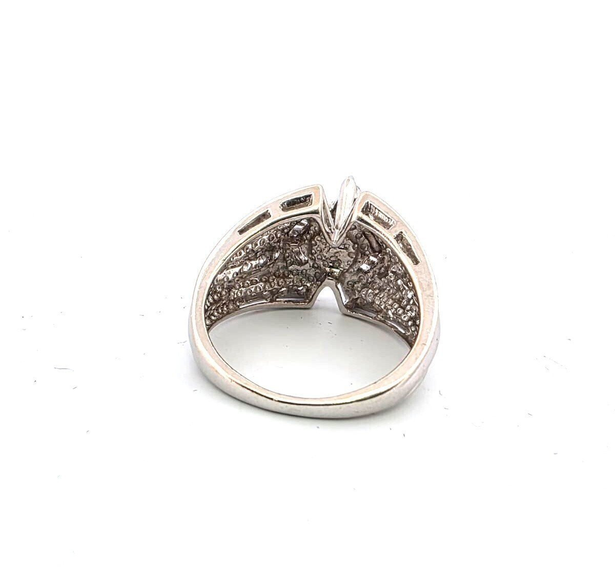 White Gold Ring With Diamonds-photo-1