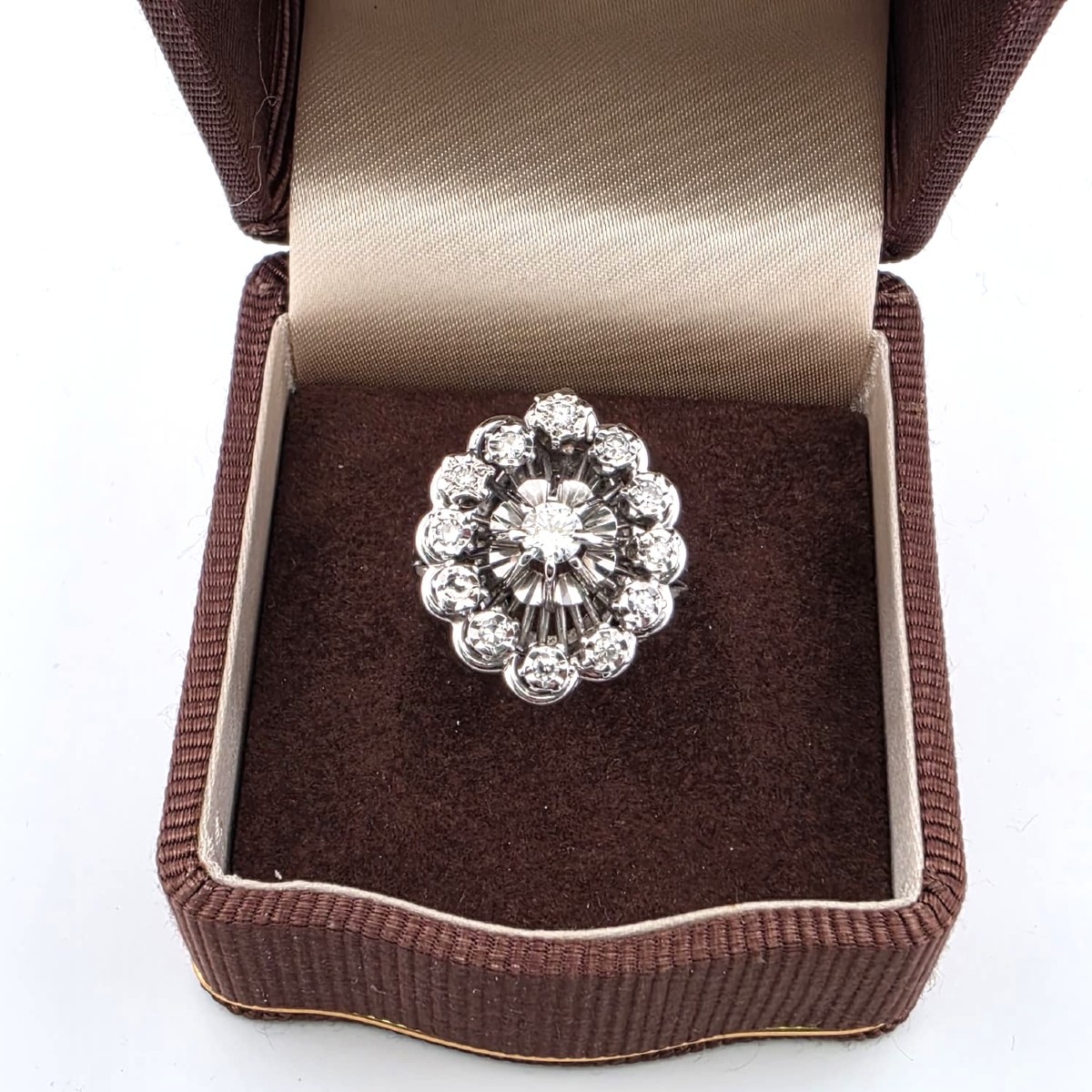 Bague en or blanc 18kt avec diamants