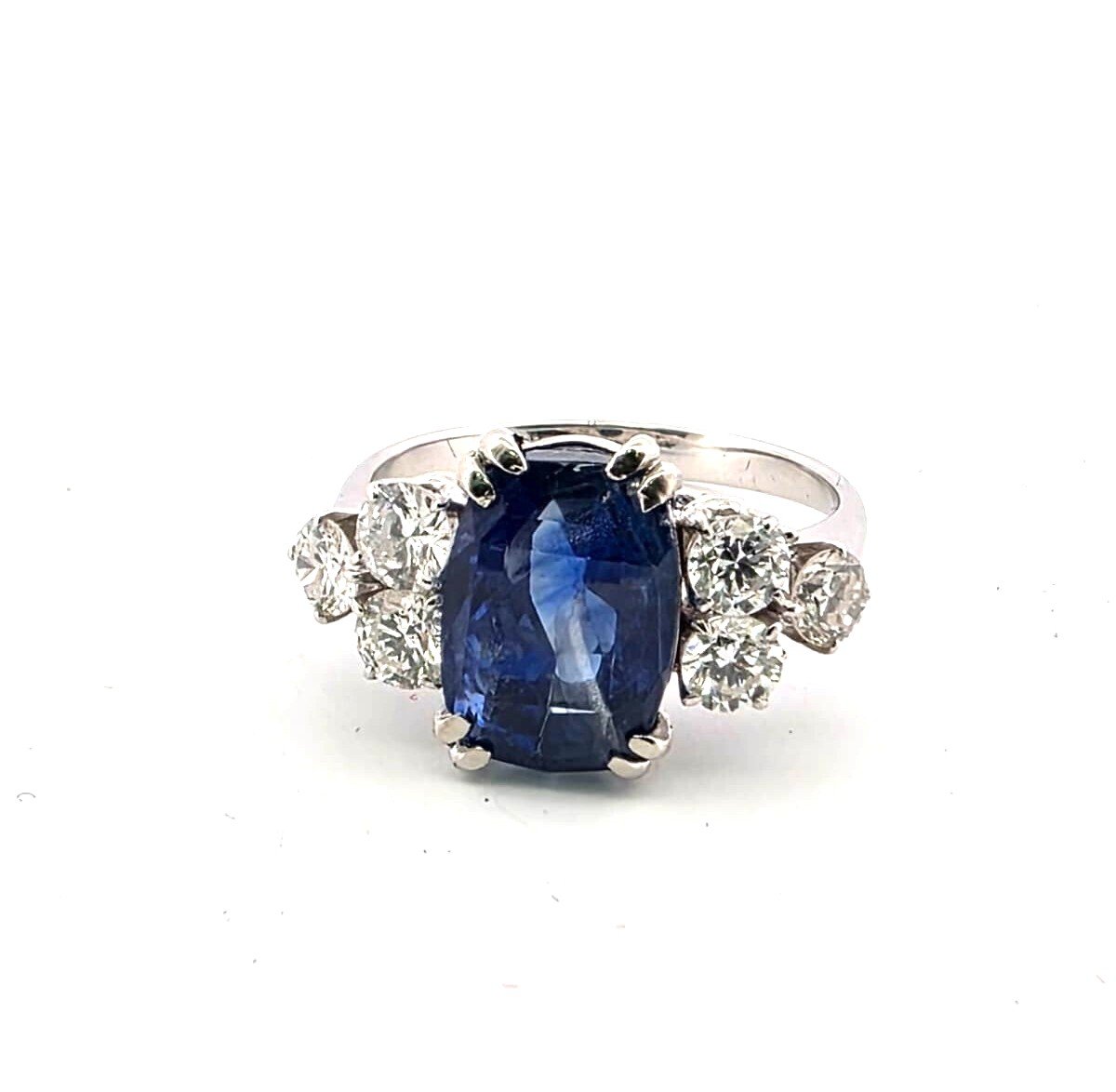 Bague en or blanc 18 carats avec saphir naturel birman et diamants-photo-1