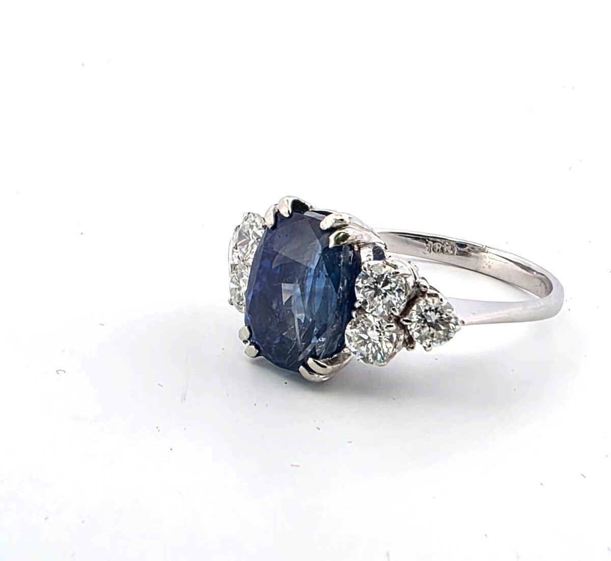 Bague en or blanc 18 carats avec saphir naturel birman et diamants-photo-6