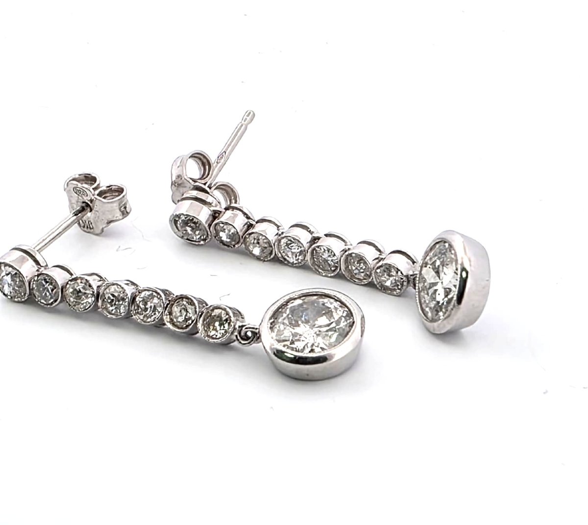 Boucles d’oreilles en or blanc 18kt avec des diamants importants-photo-3