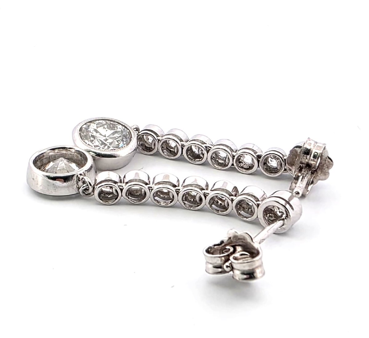 Boucles d’oreilles en or blanc 18kt avec des diamants importants-photo-2