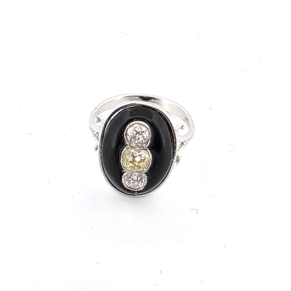 Ring In 18kt White Gold With Three Old Mine Diamonds-photo-4