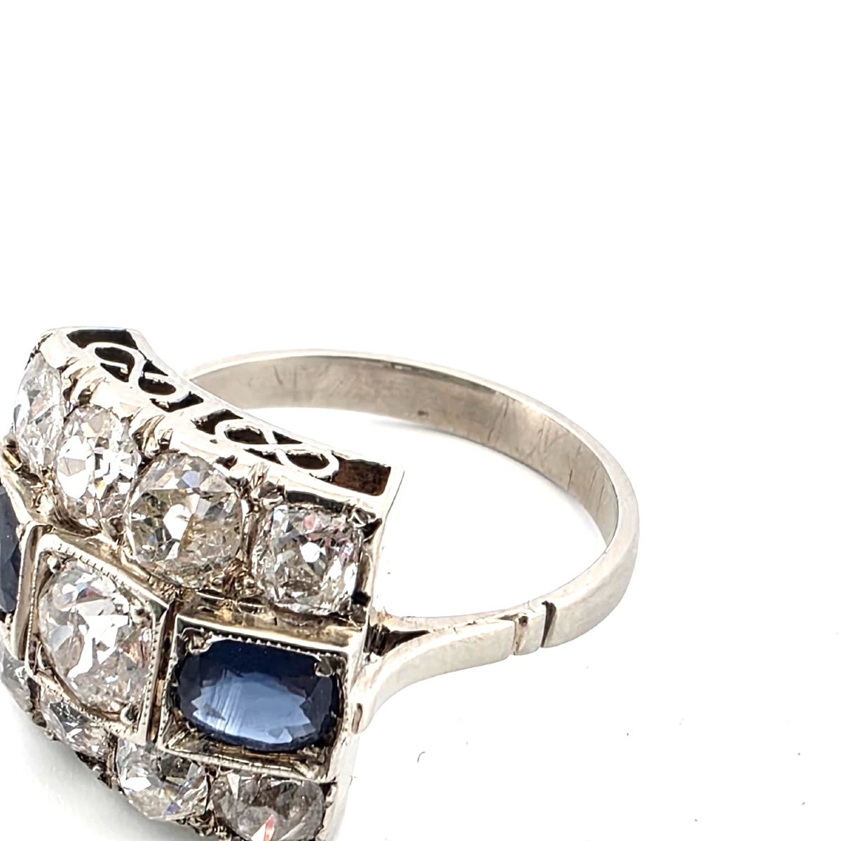 Bague en or blanc 18kt avec saphirs et diamants-photo-1